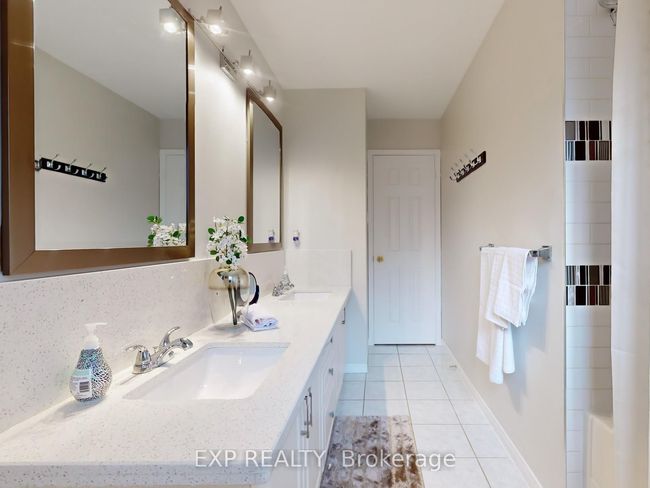 59 Black Oak Dr, House other with 3 bedrooms, 4 bathrooms and 4 parking in Brampton ON | Image 31