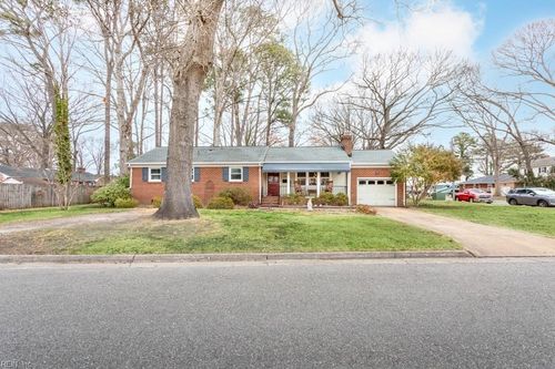 15 Sanford Dr, Newport News, VA, 23601-2451 | Card Image