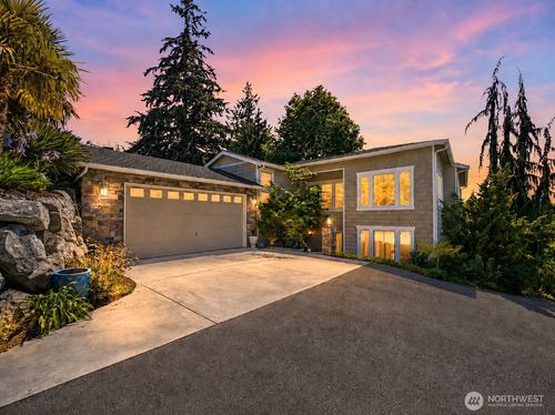 5015 Sound Ave, Everett, WA, 98203-1222 | Card Image
