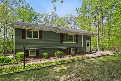 3 Oak Tree Dr, Cornwall, NY, 12518-1803 | Card Image