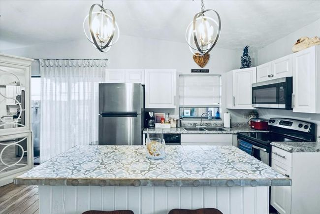 A - 725 S Orlando Ave, Home with 2 bedrooms, 1 bathrooms and null parking in Cocoa Beach FL | Image 7