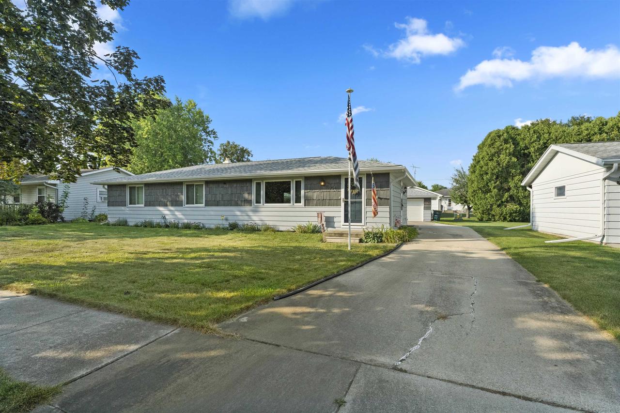 Forest Cir, Fond Du Lac, WI 54935