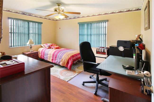 15580 Winkfield Cir, House other with 4 bedrooms, 2 bathrooms and null parking in Davie FL | Image 16