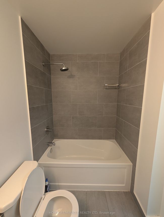 1611 - 2520 Eglinton Ave W, Condo with 3 bedrooms, 2 bathrooms and 1 parking in Mississauga ON | Image 12