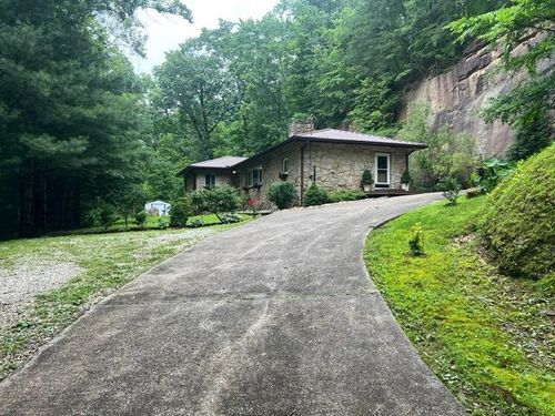 984 Old Abbott Mountain Rd, Prestonsburg, KY, 41653-1885 | Card Image