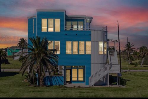 18511 Shaman Dr, Galveston, TX, 77554-1015 | Card Image