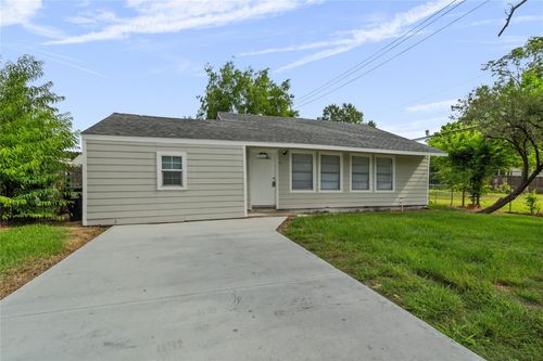 5931 Southville St, Houston, TX, 77033-1836 | Card Image