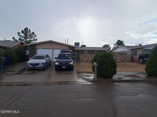 3319 Menard Ln, El Paso, TX, 79936-1912 | Card Image