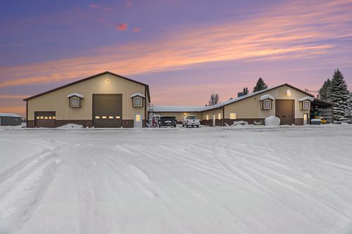 9941 210th Ave, Reed City, MI, 49677-9782 | Card Image