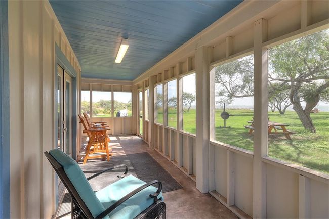 1010 First St Street, House other with 6 bedrooms, 4 bathrooms and 8 parking in Bayside TX | Image 36