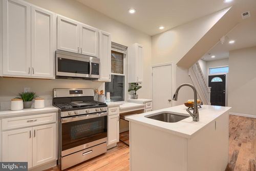 3308 Walbrook Ave, BALTIMORE, MD, 21216-3037 | Card Image