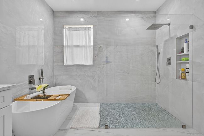 12041 Cypress Key Way, House other with 5 bedrooms, 3 bathrooms and null parking in Royal Palm Beach FL | Image 21