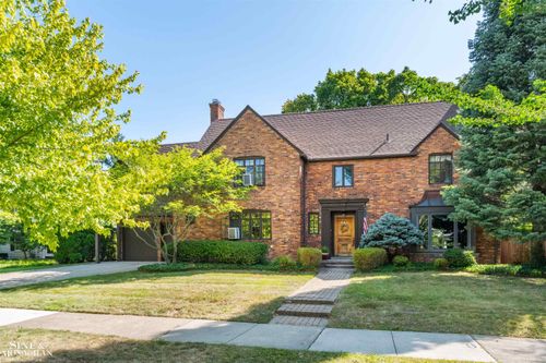 440 University Pl, Grosse Pointe, MI, 48230-1638 | Card Image