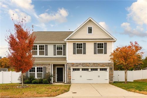 4108 Medina Ct, Pfafftown, NC, 27040-9839 | Card Image