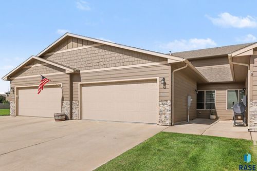 5821 S Bounty Pl, Sioux Falls, SD, 57108-5179 | Card Image