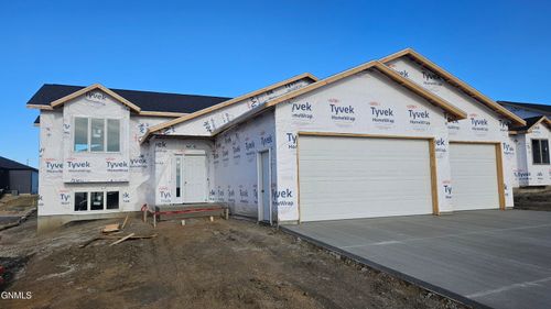 3818 Platinum Street, Bismarck, ND, 58503 | Card Image