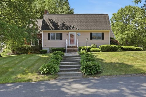 1 Alderbrook Ln, Methuen, MA, 01844-5401 | Card Image