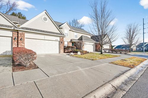 20719 Ashford Dr, Macomb, MI, 48044-6333 | Card Image