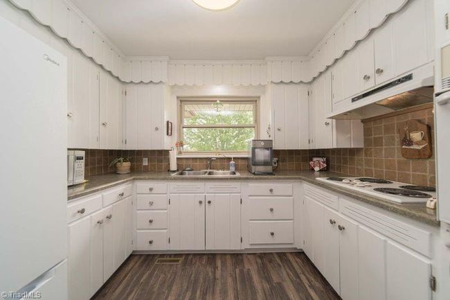 7044 Belews Creek Rd, House other with 3 bedrooms, 3 bathrooms and null parking in Belews Creek NC | Image 9