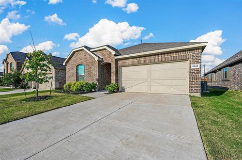 5025 Salinger Dr, Aubrey, TX, 76227-2931 | Card Image
