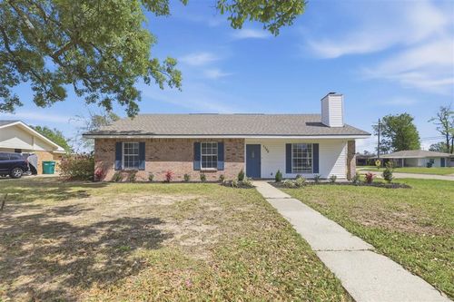 1700 Myrtle St, Westlake, LA, 70669-3712 | Card Image