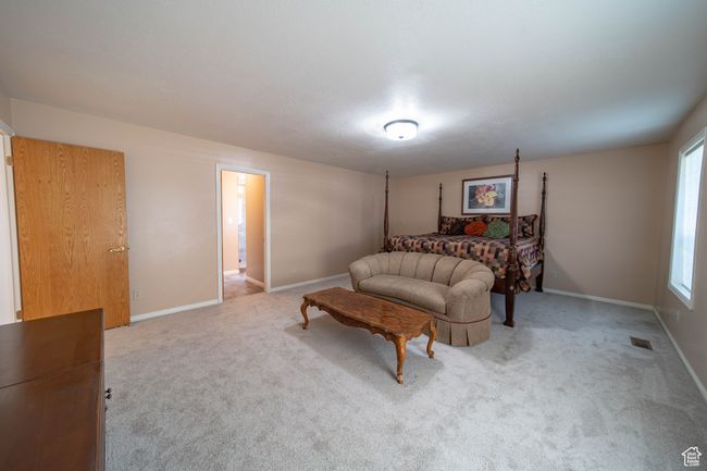 Large Master Bedroom | Image 16