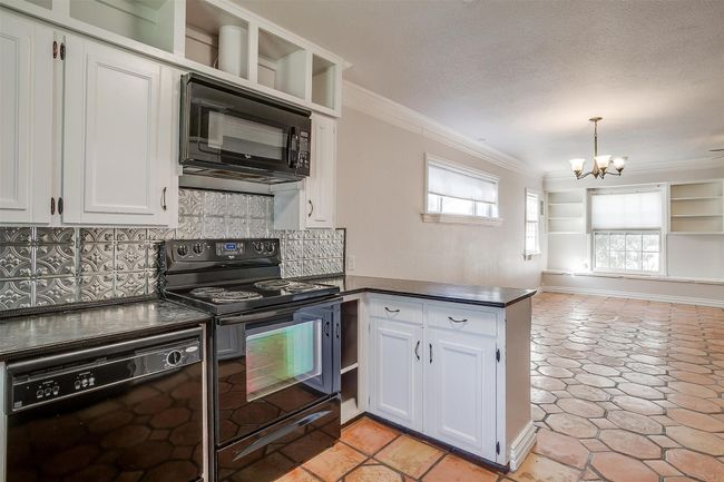 2309 Honeysuckle Ave, House other with 3 bedrooms, 2 bathrooms and null parking in Fort Worth TX | Image 16