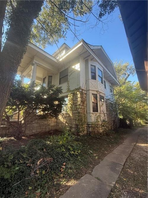 4022 Harrison St, Kansas City, MO, 64110-1208 | Card Image