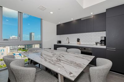 2502 - 227 Ne 2nd St, Condo with 1 bedrooms, 1 bathrooms and null parking in Miami FL | Image 2