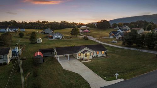 256 Angela Dr, Whitwell, TN, 37397-8903 | Card Image