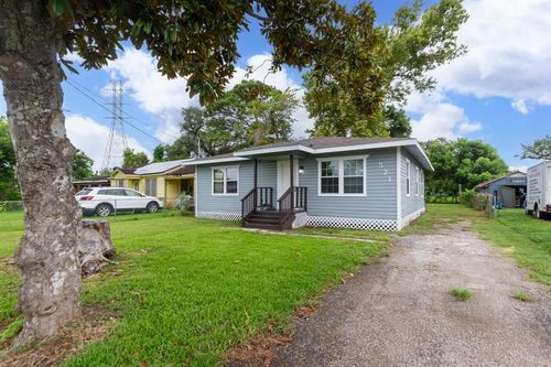 521 Murrell St, Clute, TX, 77531-4751 | Card Image