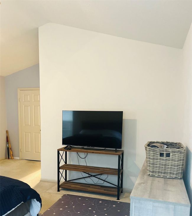 PRIMARY BEDROOM | Image 29