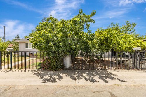 4246 77th St, Sacramento, CA, 95820-3627 | Card Image