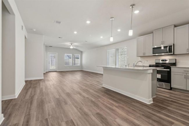 1462 Waggoner Ranch Trl, House other with 3 bedrooms, 2 bathrooms and 2 parking in Conroe TX | Image 9