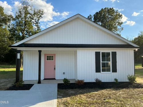512 Crump St, Smithfield, NC, 27577-4308 | Card Image