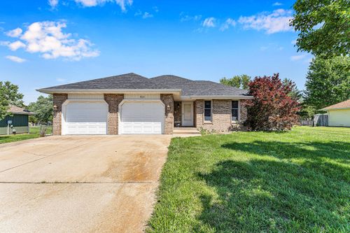 604 S Redbud Ave, Strafford, MO, 65757-9409 | Card Image