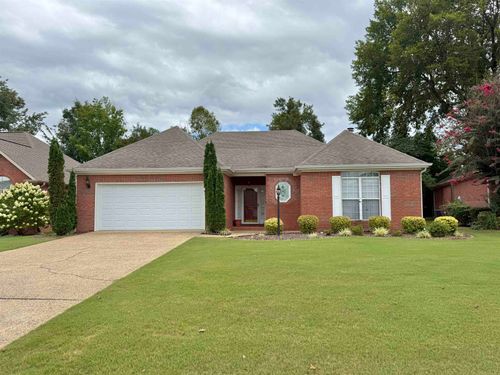 210 Woodcrest Dr, Florence, AL, 35630-6647 | Card Image