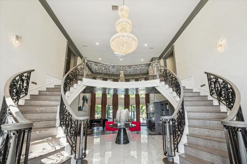 22009 Holly Creek Trl, Tomball, TX, 77377-2732 | Card Image