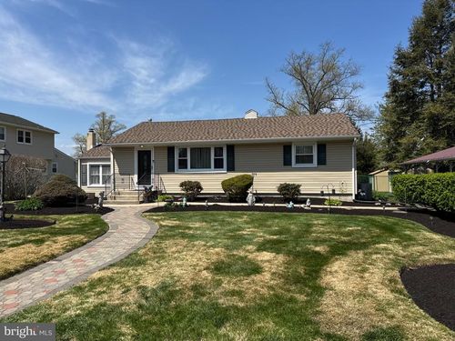 613 Wallace Ave, ROEBLING, NJ, 08554-1429 | Card Image