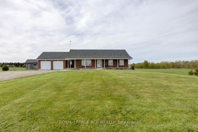 242073 Concession 2 3 Rd, Home with 3 bedrooms, 3 bathrooms and 12 parking in Grand Valley ON | Image 1