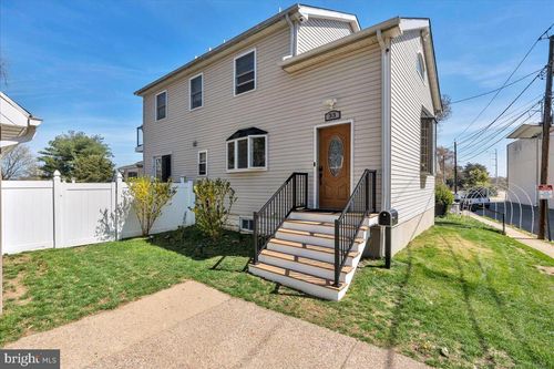 33 Railroad Ave, BELLMAWR, NJ, 08031-2241 | Card Image