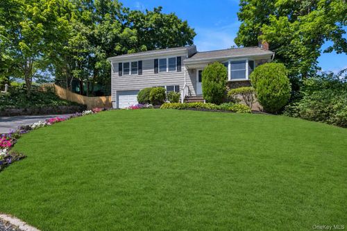 16 Meath Ave, Huntington, NY, 11743-6238 | Card Image