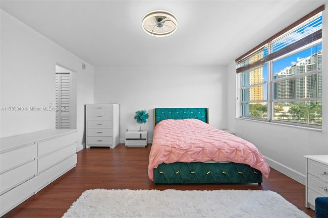 APT-402 - 17800 Atlantic Blvd, Condo with 1 bedrooms, 2 bathrooms and null parking in Sunny Isles Beach FL | Image 14