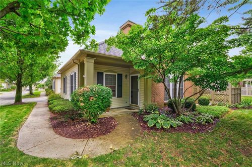 3082 Village Green Drive, Westlake, OH, 44145 | Card Image