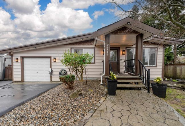 24814 121 Avenue, House other with 4 bedrooms, 2 bathrooms and 6 parking in Maple Ridge BC | Image 1