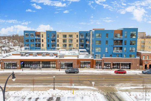 ph5-166 Oak St, Wyandotte, MI, 48192-5154 | Card Image