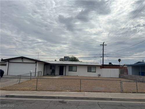 79 Constitution Ave, Henderson, NV, 89015-5782 | Card Image