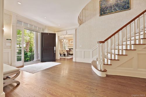 8 Horseguard Ln, Scarsdale, NY, 10583-2311 | Card Image