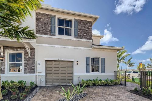 823 Se 17th St, Homestead, FL, 33034-5685 | Card Image