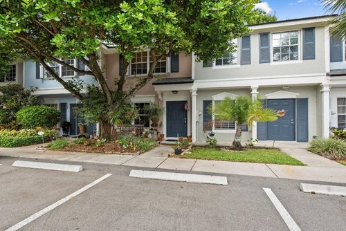 3320-3320 Confetti Ln, Margate, FL, 33063-8218 | Card Image